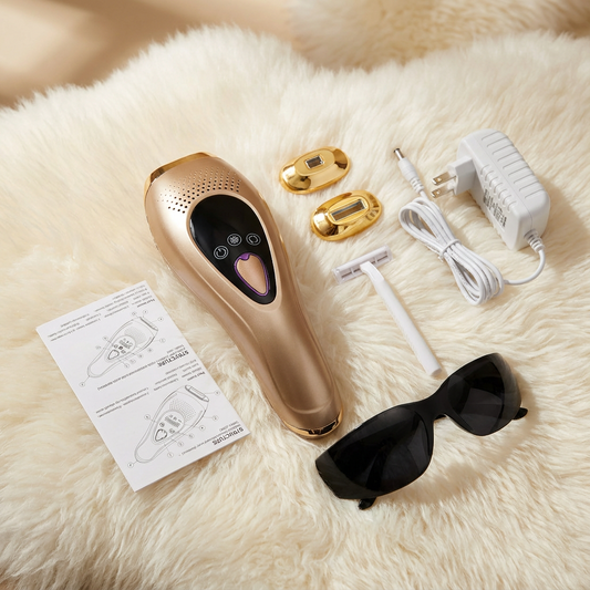 Contenu du coffret épilateur à lumière pulsée Lumizia avec appareil IPL, lunettes de protection, adaptateurs, rasoir, câble d’alimentation et notice d’utilisation.